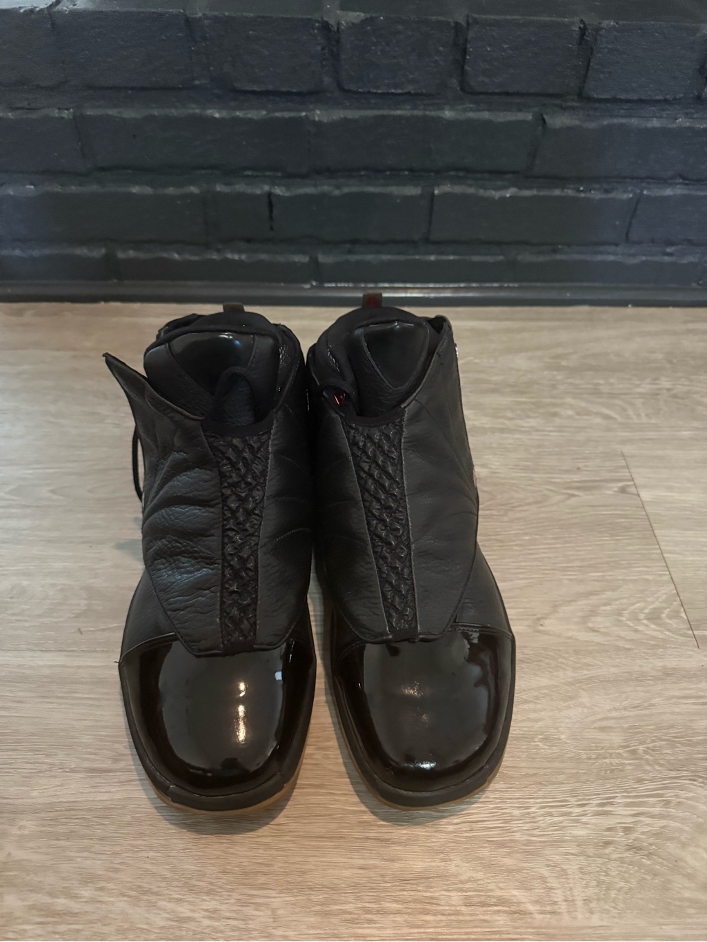 Air Jordan 16 Bred Black/Varsity Red Men’s Size 13